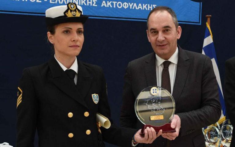 Κυριάκος Παπαδόπουλος: Τιμήθηκε η κυβερνήτης του σκάφους του «ήρωα» του Αιγαίου