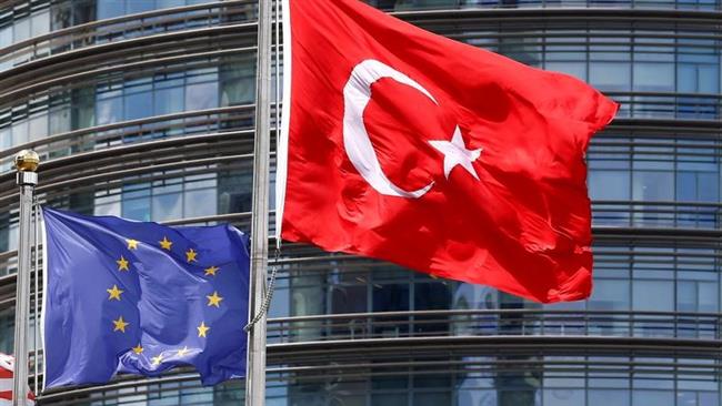 Οπισθεν ολοταχώς από την ΕΕ για το «ψαλίδι» στα κονδύλια της Τουρκίας