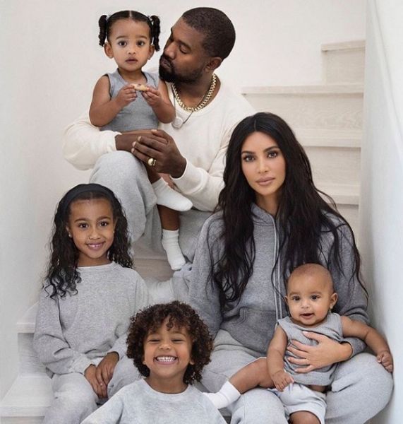 Κιμ Καρντάσιαν: Το όμορφο οικογενειακό στιγμιότυπο