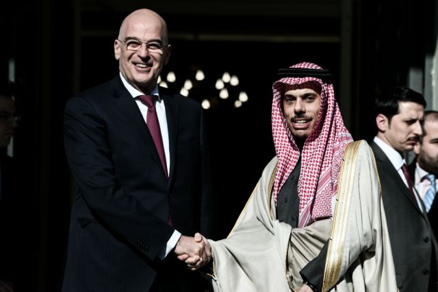 Συνάντηση Δένδια με τον υπουργό Εξωτερικών της Σαουδικής Αραβίας