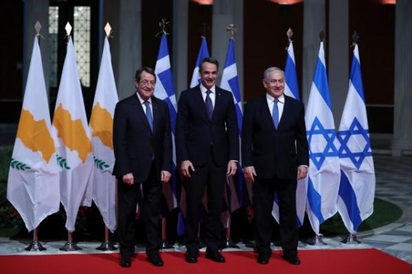 Το σχόλιο Μητσοτάκη για τις… στιλιστικές επιλογές