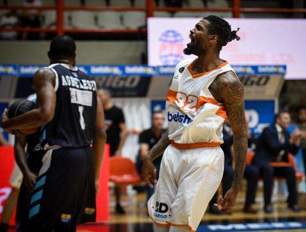 Ο Ολυμπιακός κάνει δικό του τον Οκτάβιους Έλις