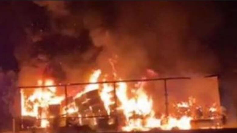 Φωτιά σε φορτηγό στην Αθηνών - Λαμίας