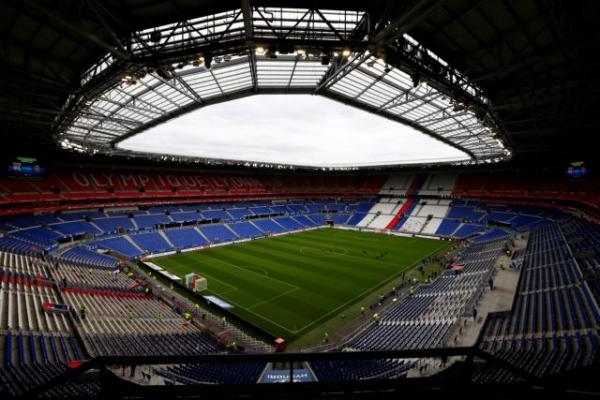 Επος: Έκαναν περιγραφή αγώνα… ημίγυμνοι