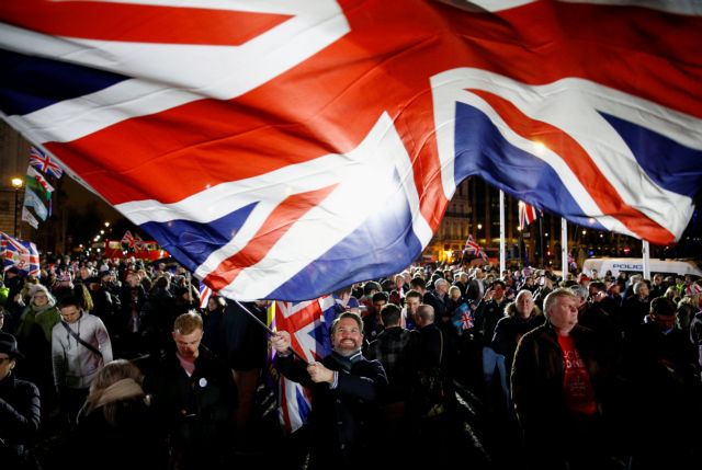 Brexit : Γιορτές και πανηγύρια για την αποχώρηση από την ΕΕ, με την ελπίδα «να μην τους βγει ξινό»