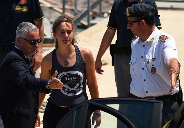 Καρόλα Ρακέτε: Επικυρώθηκε η απελευθέρωση της καπετάνισσας του Sea-Watch 3