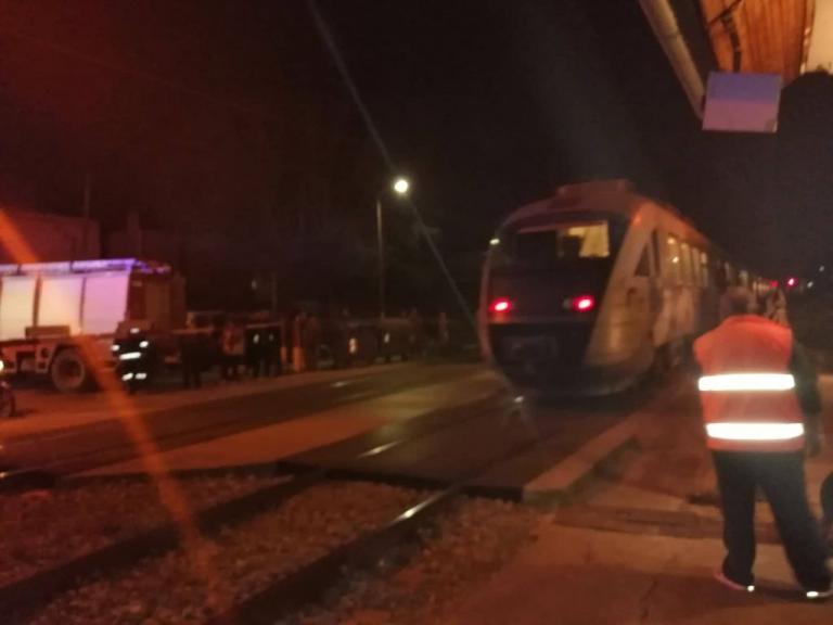 Σοκ στη Λάρισα: Αμαξοστοιχία παρέσυρε παιδί σε φυλασσόμενη διάβαση – Εικόνες από το σημείο