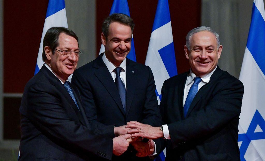 Μια υπογραφή, πολλά μηνύματα