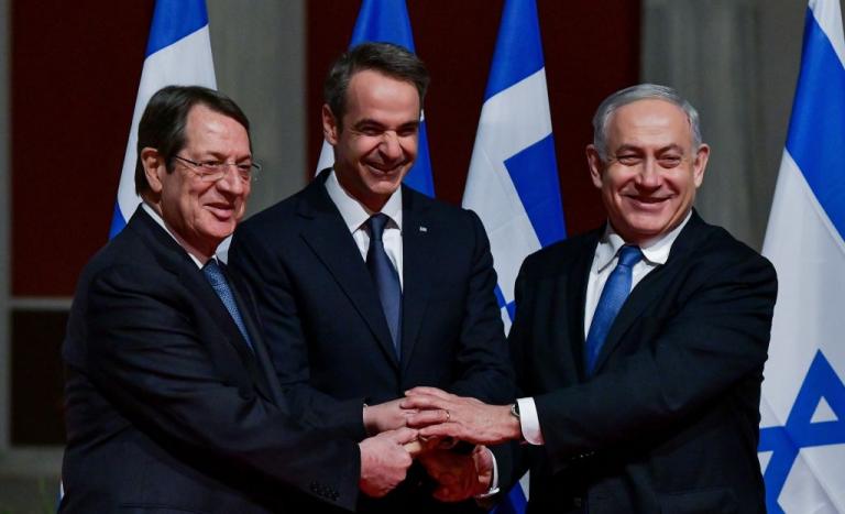 Μια υπογραφή, πολλά μηνύματα