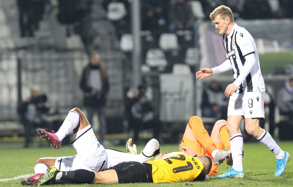 Hübel and UEFA did they see the referee's crime in the match PAOK - AEK?