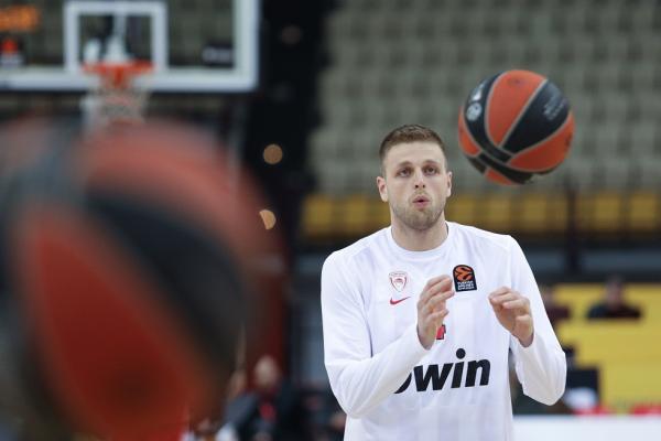 Ντεμπούτο Χαραλαμπόπουλου με τον Ολυμπιακό