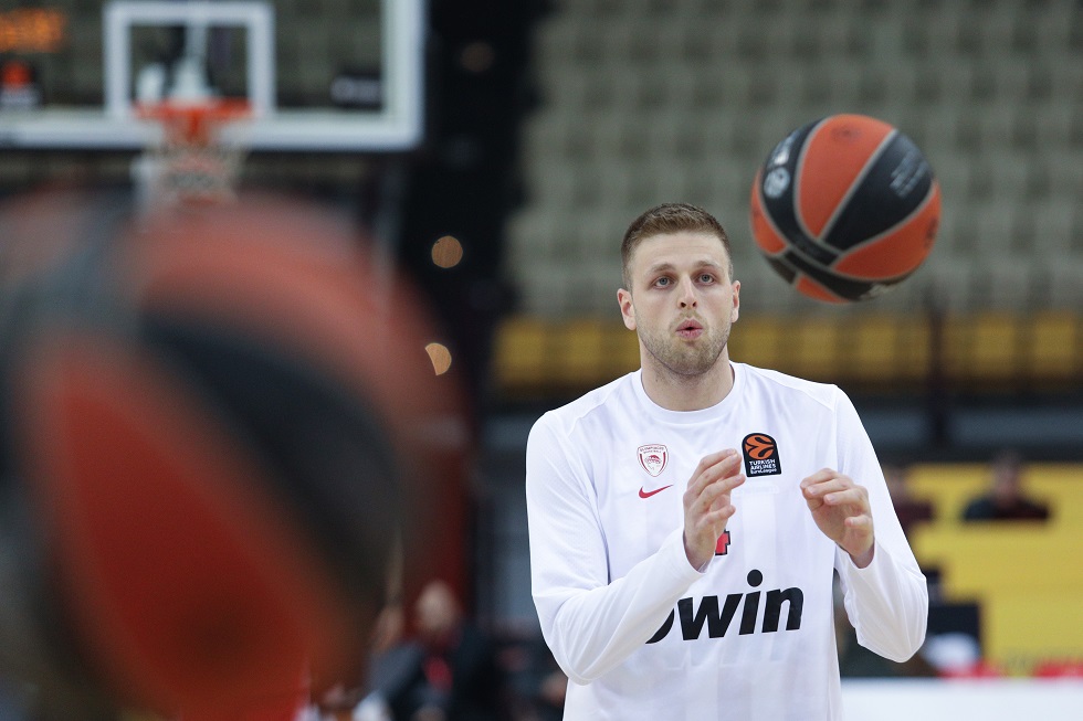 Ντεμπούτο Χαραλαμπόπουλου με τον Ολυμπιακό