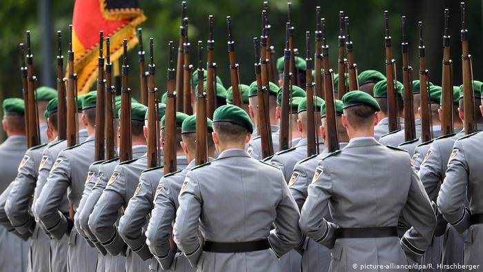 Υπόνοιες για ακροδεξιό εξτρεμισμό στον γερμανικό στρατό