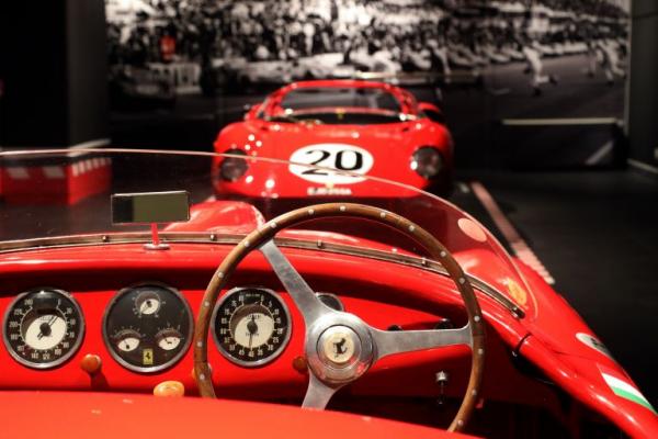Ferrari : Μια ιστορία θριάμβων