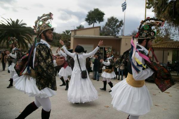 Αράπηδες, Μπαμπούγερα και Μωμόγεροι για να ξορκίσουμε το κακό
