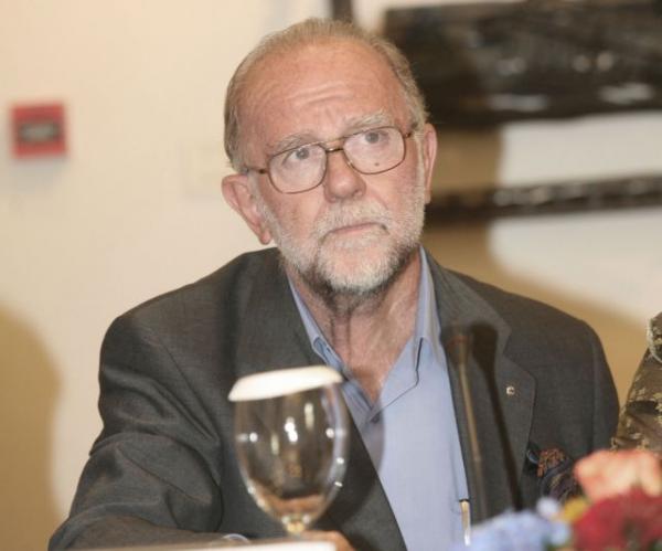 Πέθανε ο σχεδιαστής μόδας Γιάννης Τσεκλένης