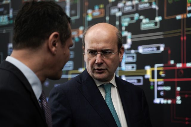 Χατζηδάκης : Κακοκαιρία, πεπαλαιωμένο δίκτυο, έλλειψη επενδύσεων οι αιτίες για τις διακοπές ρεύματος