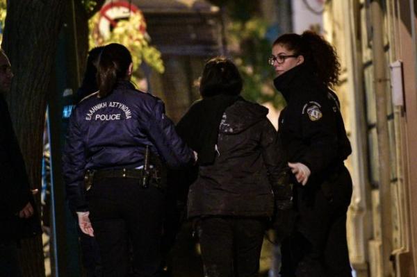 Κουκάκι : Κόρη γνωστού ηθοποιού ανάμεσα στους συλληφθέντες