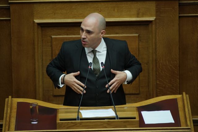 Μπογδάνος : Λάθος το κατέβασμα των αφισών από το μετρό