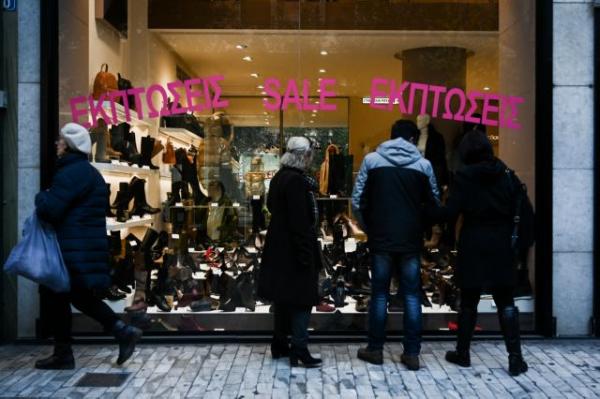 Έμποροι Αθήνας : Παρωχημένος θεσμός οι ενδιάμεσες εκπτώσεις