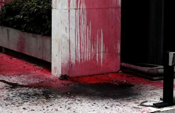 Επίθεση με μπογιές στην ειδική γραμματεία Κοινοτικών Πόρων και Υποδομών