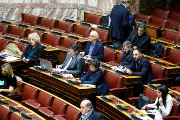 Βουλή : Εντονη κόντρα για το νομοσχέδιο για τα ΑΕΙ – Ονομαστική ζητά ο ΣΥΡΙΖΑ για τρία άρθρα