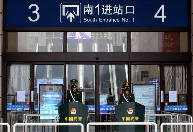 Παγκόσμιος συναγερμός για τον κοροναϊό: Σε καραντίνα δύο πόλεις στην Κίνα – Ελεγχοι στα αεροδρόμια