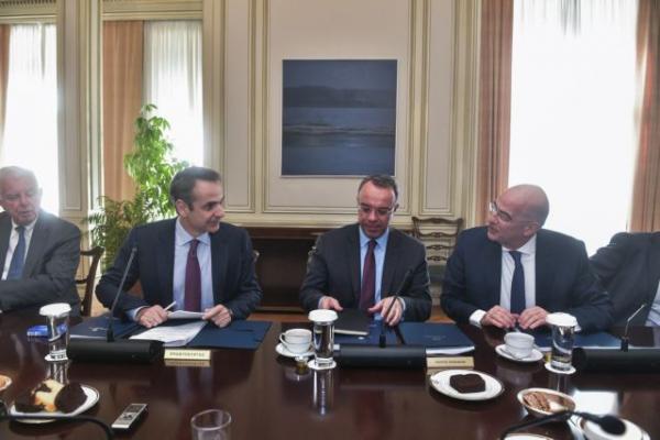 Ποιους υπουργούς συνεχάρη ο Μητσοτάκης