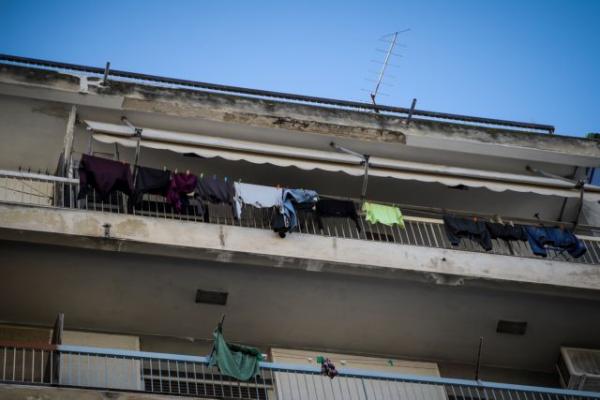Τραγωδία στο Μεταξουργείο : Συγκλονιστικές μαρτυρίες για το θάνατο των άτυχων γονιών