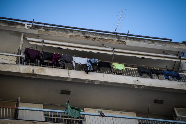 Τραγωδία στο Μεταξουργείο : Συγκλονιστικές μαρτυρίες για το θάνατο των άτυχων γονιών