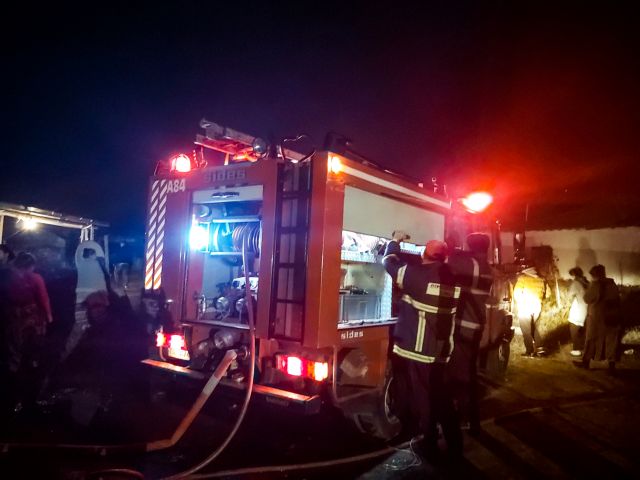 Συναγερμός στη Γλυφάδα : Φωτιά σε σπίτι, απεγκλωβίστηκαν τρία άτομα