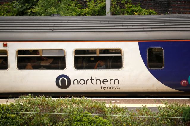 Το Λονδίνο κρατικοποιεί σιδηροδρόμους της βόρειας Αγγλίας