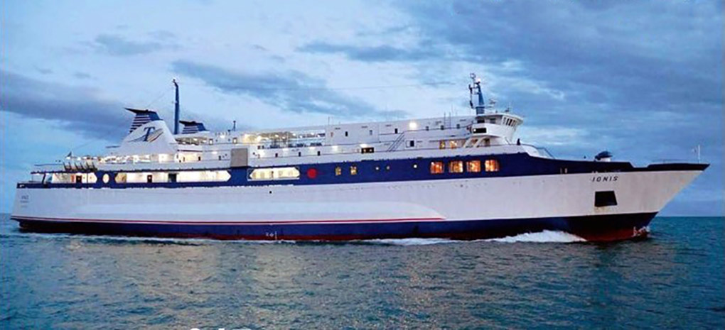 Επιστρέφει στον Πειραιά το ΙΟΝΙΣ εξαιτίας μηχανικής βλάβης