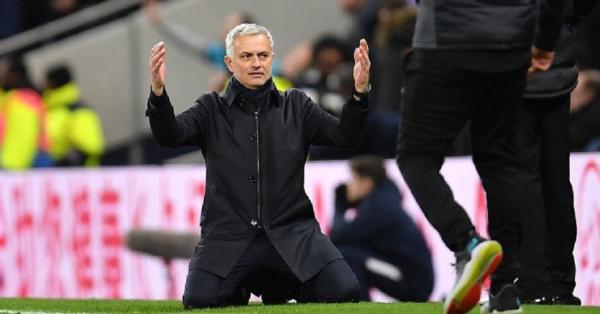 Μουρίνιο: «Η Λίβερπουλ είναι η καλύτερη ομάδα στον κόσμο, όμως έπιναν τσάι στο VAR» (vid)