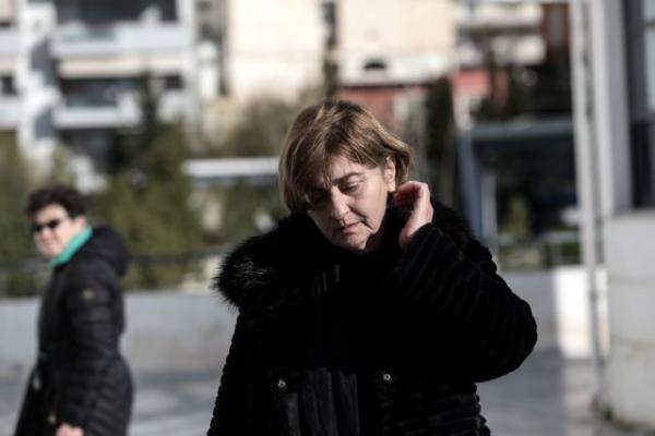 Στο νοσοκομείο η μητέρα της Ελένης Τοπαλούδη – Κατέρρευσε στο δικαστήριο