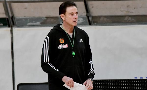 Πιτίνο : Τέλειος για το ΝΒΑ ο Μάικ Τζέιμς