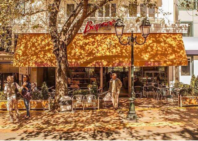 Πέθανε ο Βασίλης Βάρσος του θρυλικού ζαχαροπλαστείου