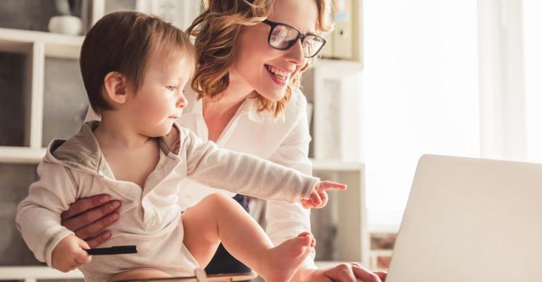 Αδειες : Τι δικαιούνται τελικά οι γυναίκες – μητέρες που εργάζονται