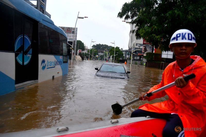 Ινδονησία : Στους 21 οι νεκροί από τις πλημμύρες - Έρχονται νέες καταιγίδες