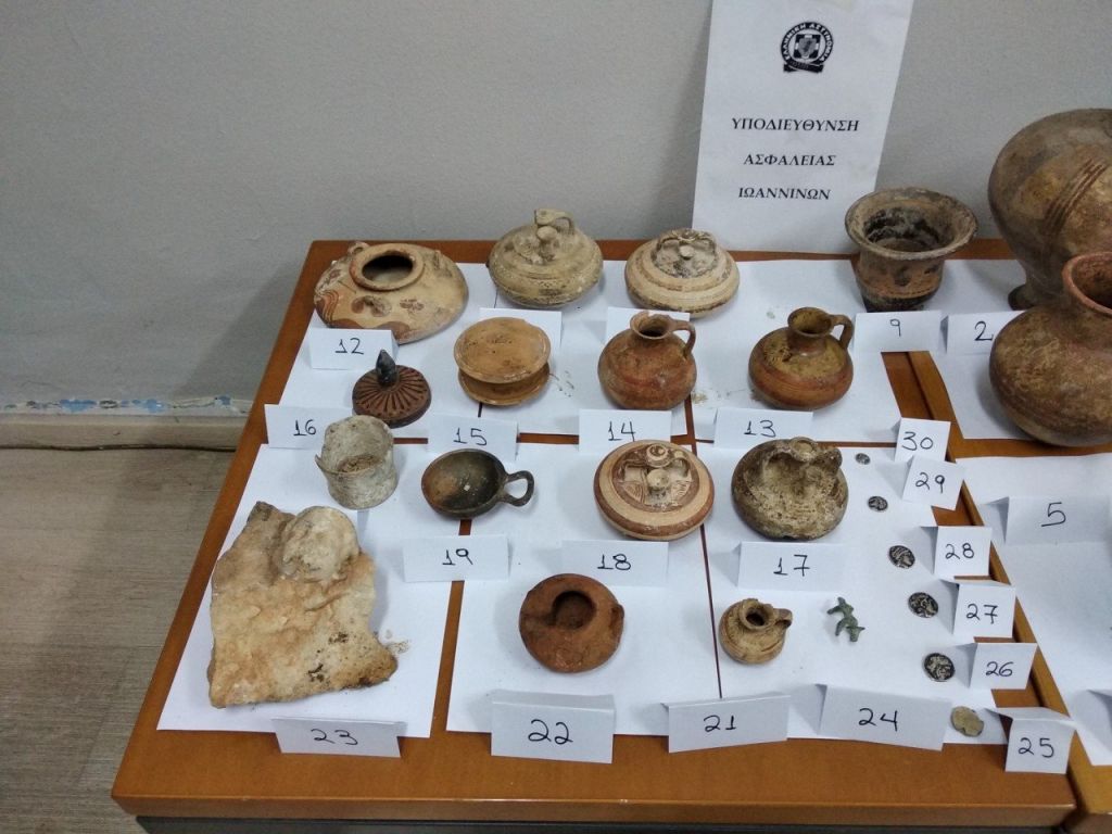 Κατασχέθηκε πλήθος αρχαιοτήτων σε χωράφι - Συνελήφθη 40χρονος