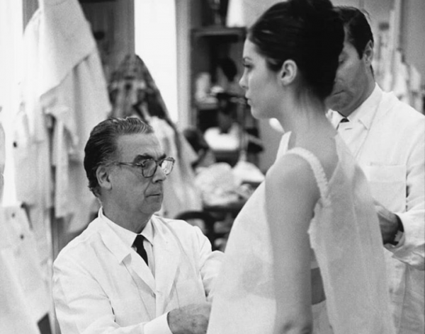 Η μεγάλη επιστροφή του Balenciaga στην υψηλή ραπτική