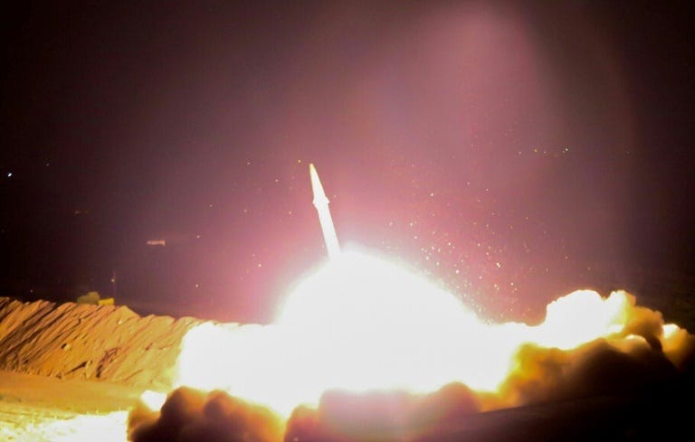 Απειλεί με ανάφλεξη : Δεύτερη επίθεση του Ιράν κατά των ΗΠΑ με δεκάδες βαλλιστικούς πυραύλους