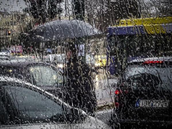 Καιρός : Βροχές στα δυτικά και καταιγίδες με ανέμους στο Ιόνιο