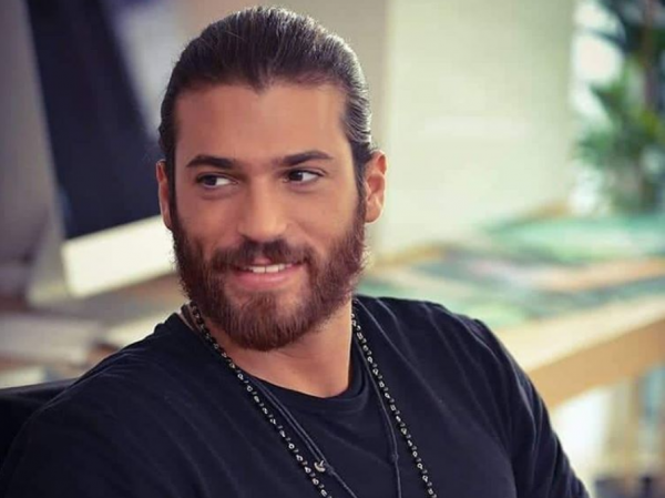 Τζαν Γιαμάν : Αγνώριστος ο «Φτερωτός Θεός» – Απίστευτη αλλαγή στο look του