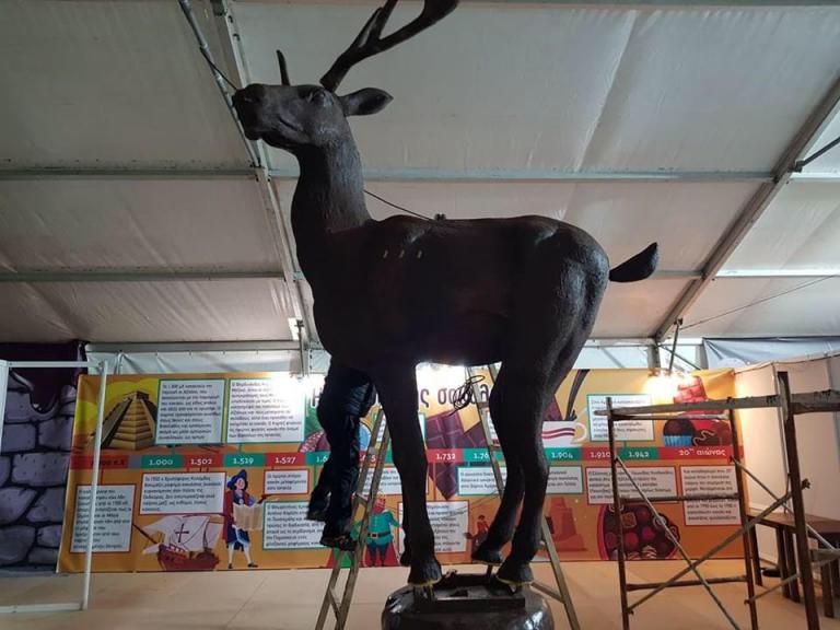 Κατερίνη : Έφτιαξαν το μεγαλύτερο σοκολατένιο ελάφι του κόσμου