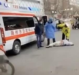 Πόλη-φάντασμα η Γουχάν από τον κοροναϊό: Βίντεο-σοκ με ανθρώπους να καταρρέουν στον δρόμο