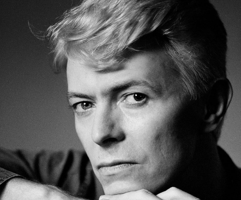 Ο Ντέιβιντ Μπόουι αποκτά το δικό του δρόμο στο Παρίσι