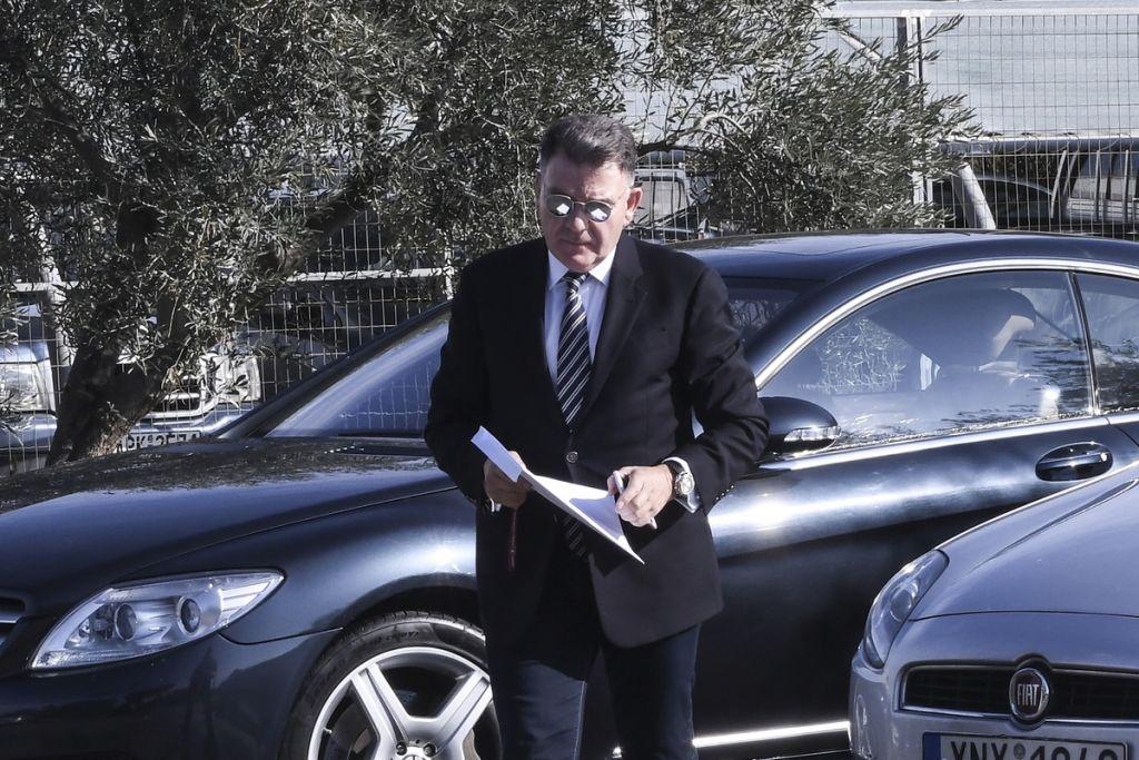 Bombastic Kougias speaking in front of Lakovic and Avgenakis: “Criminal organizations are buying local associations with goons and bags full of money in order to control refereeing”