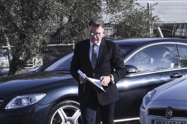 Bombastic Kougias speaking in front of Lakovic and Avgenakis: “Criminal organizations are buying local associations with goons and bags full of money in order to control refereeing”