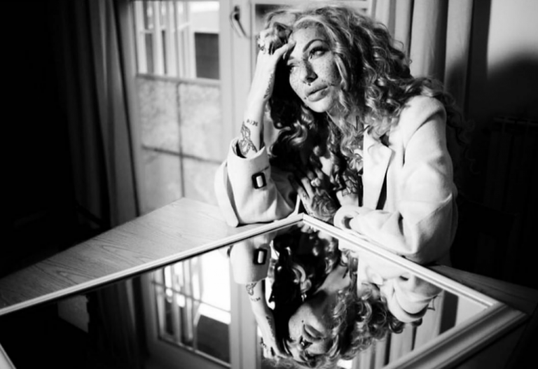 Όταν βλέπεις να αδιαφορεί απέναντί σου